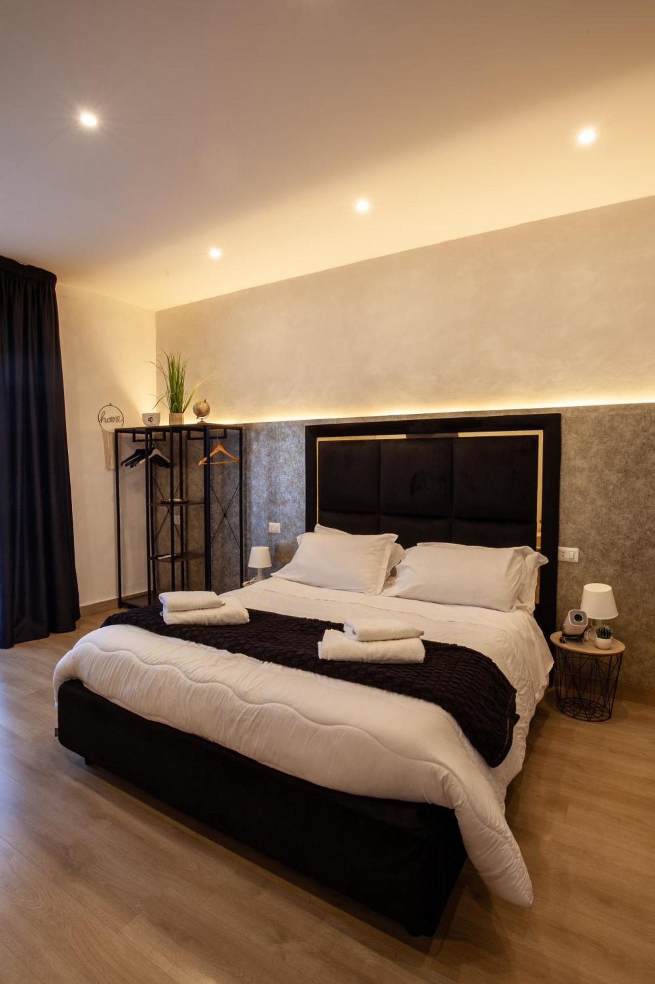 Hotel Easy Boarding Neapel Zimmer foto